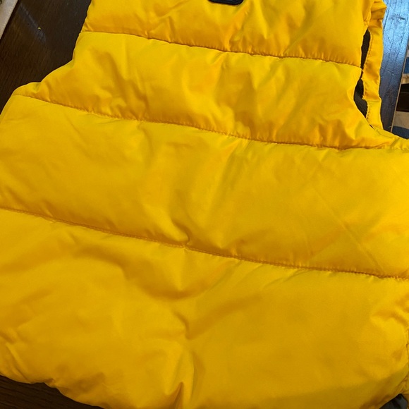 Toddler Gap Puffer Vest - Picture 2 of 4